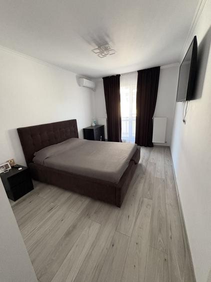 Apartament cu 3 camere decomandat în Fundeni