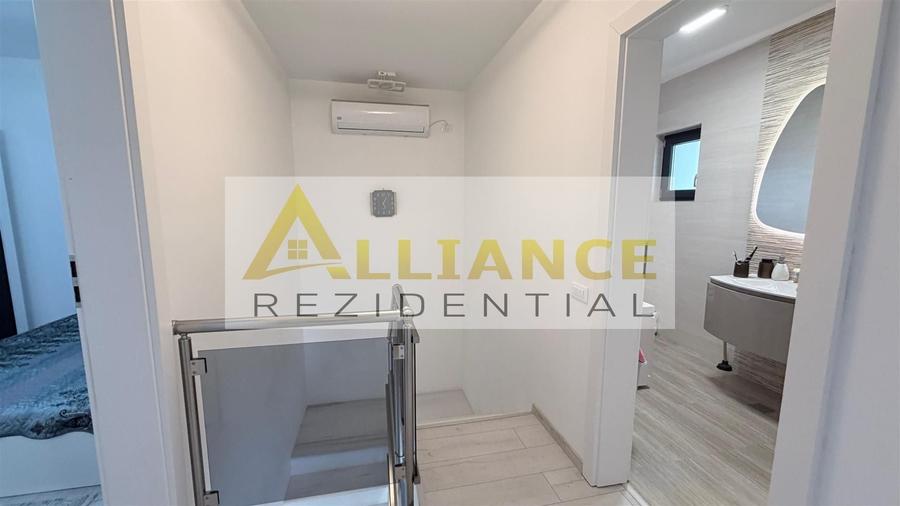 Casă individuală cu 4 camere cu Canalizare în Berceni