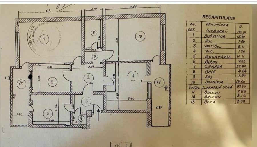 Apartament cu 4 camere decomandat în Pajura