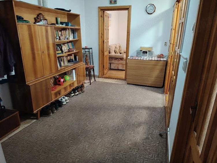 Apartament cu 2 camere decomandat în Precista