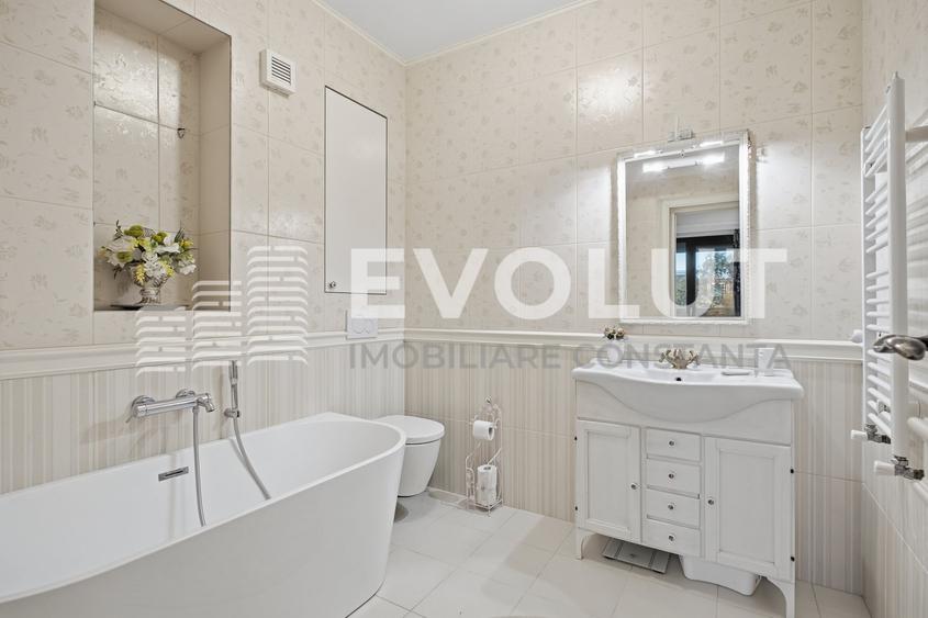 Apartament cu 3 camere decomandat, mobilat în Faleza Nord