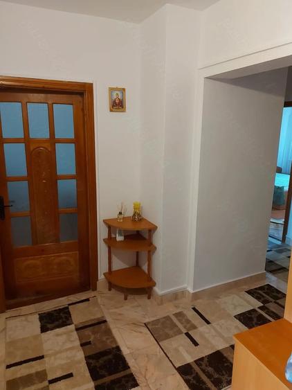 Apartament cu 3 camere decomandat în Complex Studențesc