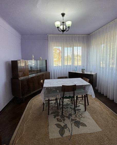 Casă cu 4 camere cu Teren 3200 Mp în Săsarm