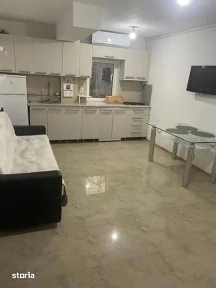 Apartament cu 4 camere decomandat în Rahova