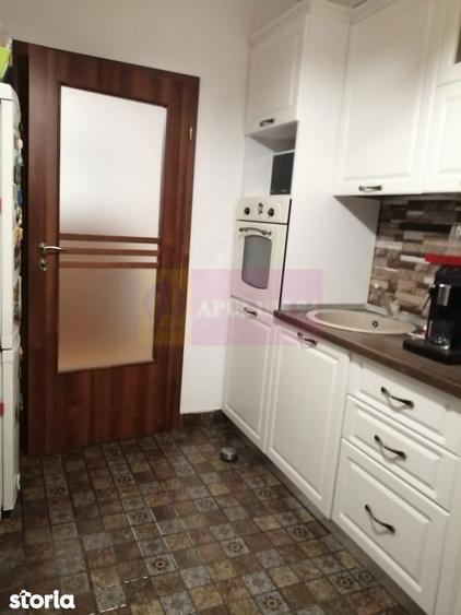 Apartament cu 3 camere, mobilat în Central