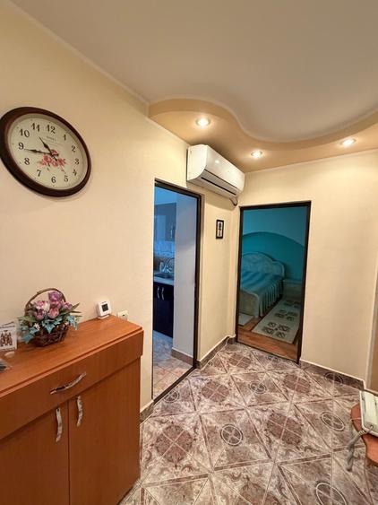 Apartament cu 3 camere decomandat în Mazepa 2