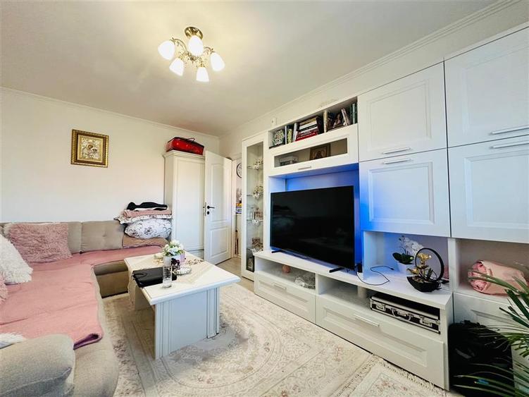 Apartament cu 2 camere decomandat în Iosia