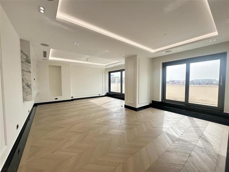 Apartament cu 5 camere decomandat, mobilat în Floreasca