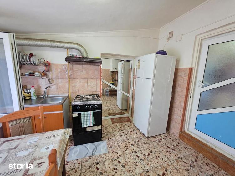 Casă cu 3 camere cu Teren 1260 Mp în Central