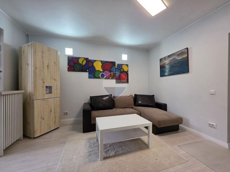 Apartament cu 4 camere decomandat, mobilat în Rahova