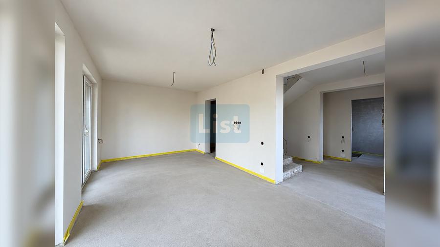 Duplex cu 4 camere cu Canalizare în Florești