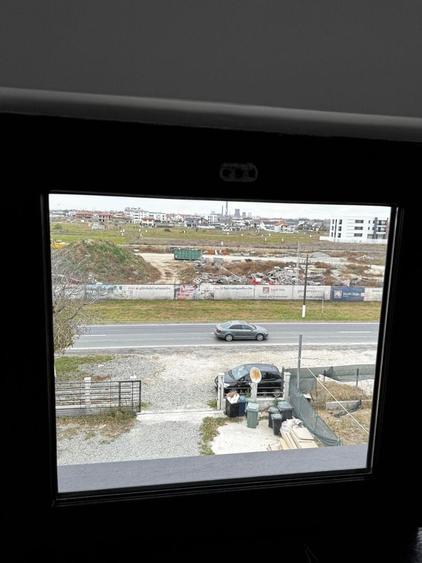 Apartament cu 3 camere în Lazu