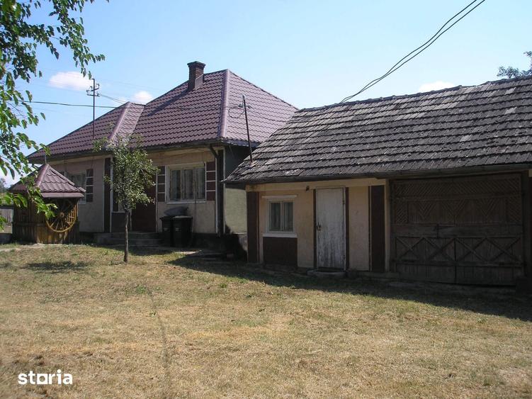 Casă cu 6 camere cu Teren 10400 Mp în Asuaju de Sus