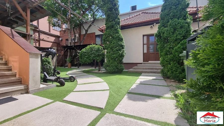 Casă cu 5 camere cu Teren 300 Mp în Central