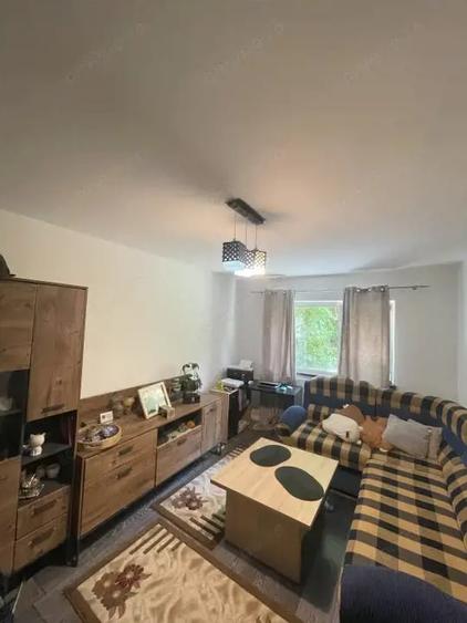 Apartament cu 3 camere decomandat, mobilat în Central