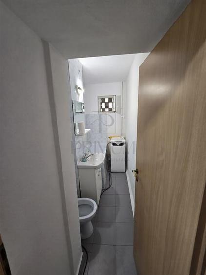 Apartament cu 2 camere semidecomandat, mobilat în Girocului