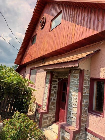 Casă cu 4 camere în Șovarna