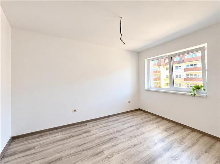 Apartament cu 2 camere decomandat în Sânpetru