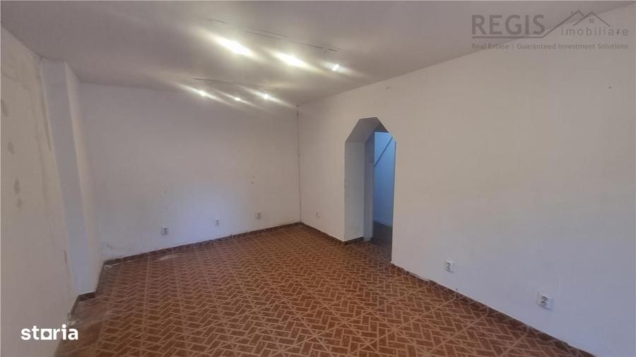 Spațiu comercial, de 80 mp, în Central