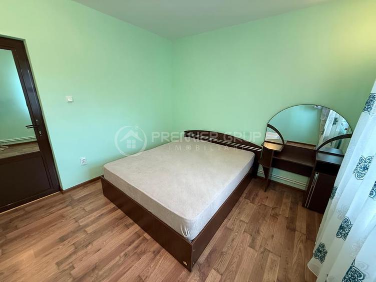 Casă individuală cu 7 camere cu Teren 400 Mp în Holboca
