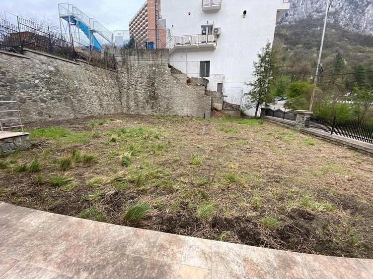 Casă cu Teren 750 Mp în Central