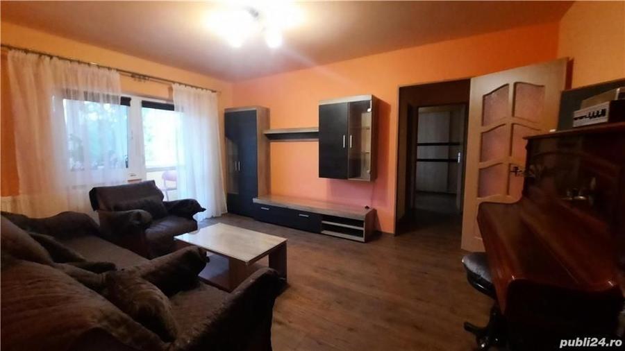 Apartament cu 3 camere decomandat, mobilat în Aradului