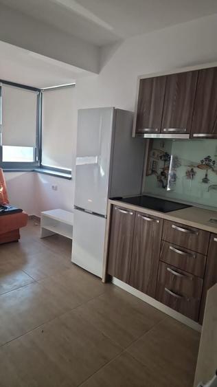Apartament cu 2 camere semidecomandat, mobilat în Bd. Coșbuc