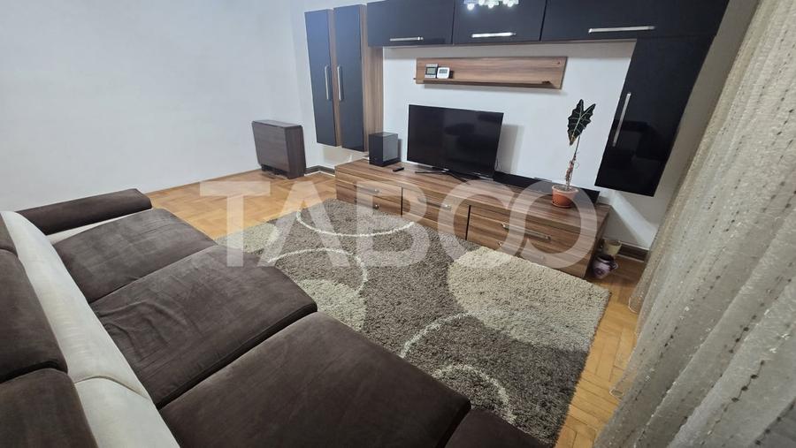 Apartament cu 3 camere decomandat, mobilat în Central