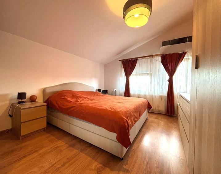 Penthouse cu 3 camere decomandat, mobilat în Metalurgiei