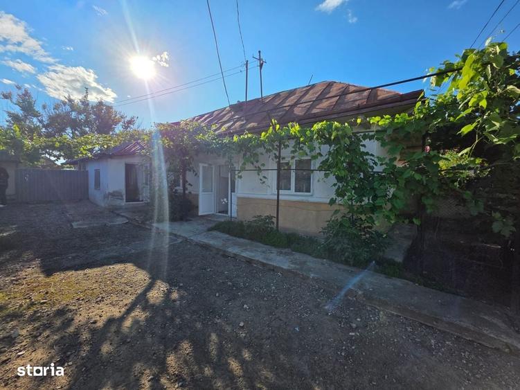 Casă cu 2 camere cu Teren 580 Mp în Central
