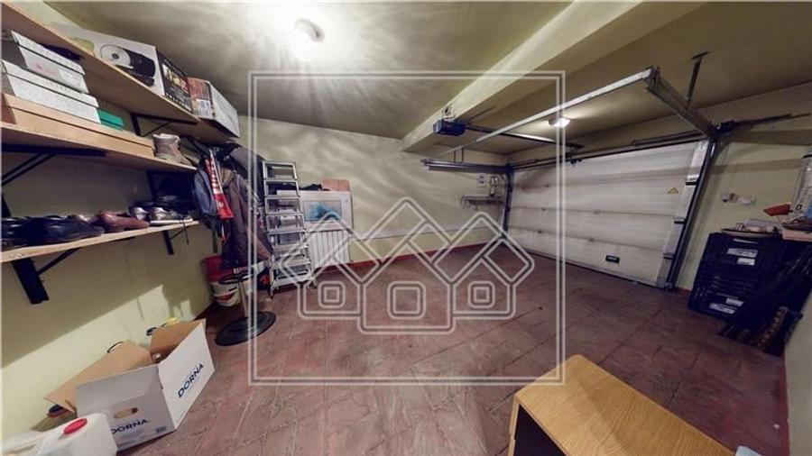 Casă individuală cu 7 camere cu Teren 475 Mp în Ștrand