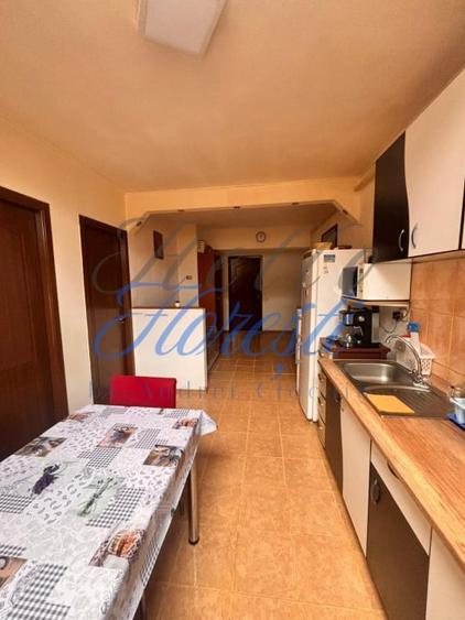 Apartament cu 4 camere semidecomandat, mobilat în Florești