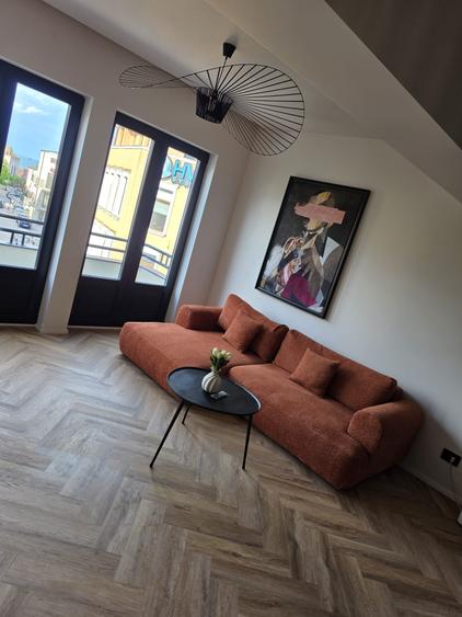 Apartament cu 2 camere decomandat în P-ța Ovidiu