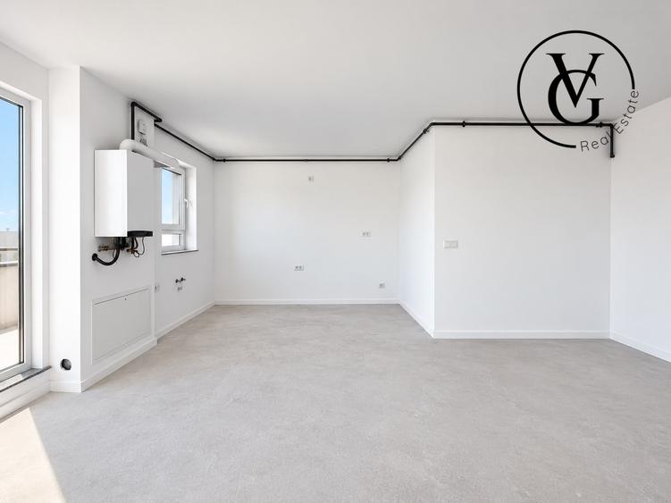 Penthouse cu 3 camere decomandat în Tomis Plus