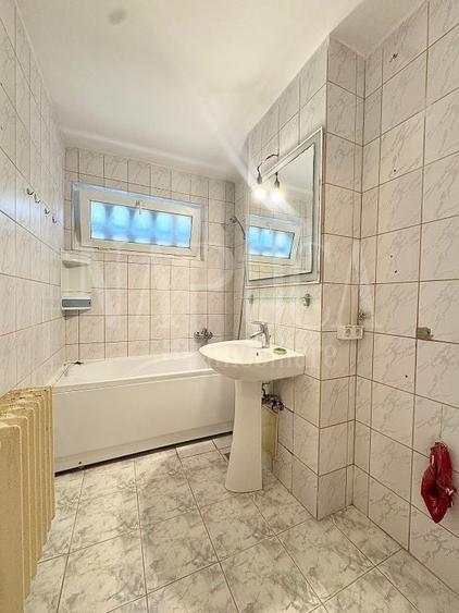 Apartament cu 3 camere decomandat, mobilat în Mănăștur