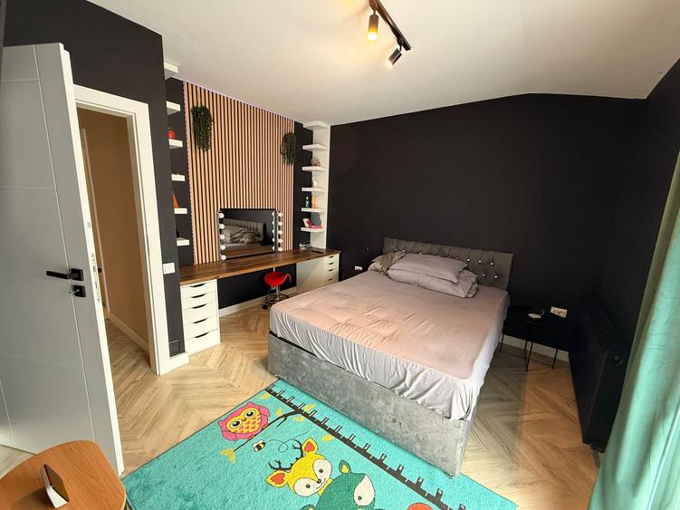 Duplex cu 4 camere cu Canalizare în Florești