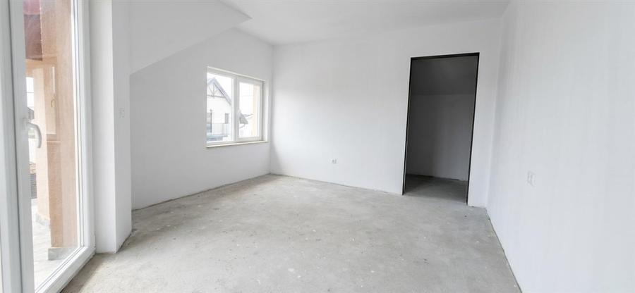 Casă cu 5 camere cu Teren 500 Mp în Nojorid