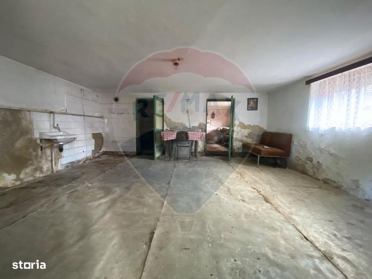 Casă cu 4 camere în Motiș