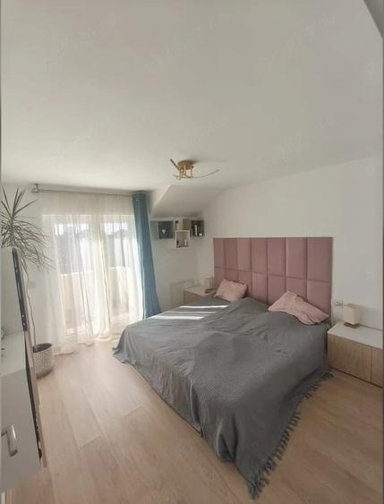 Apartament cu 4 camere semidecomandat în Telegrafului