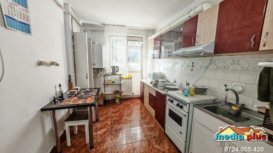 Apartament cu 3 camere decomandat în Central