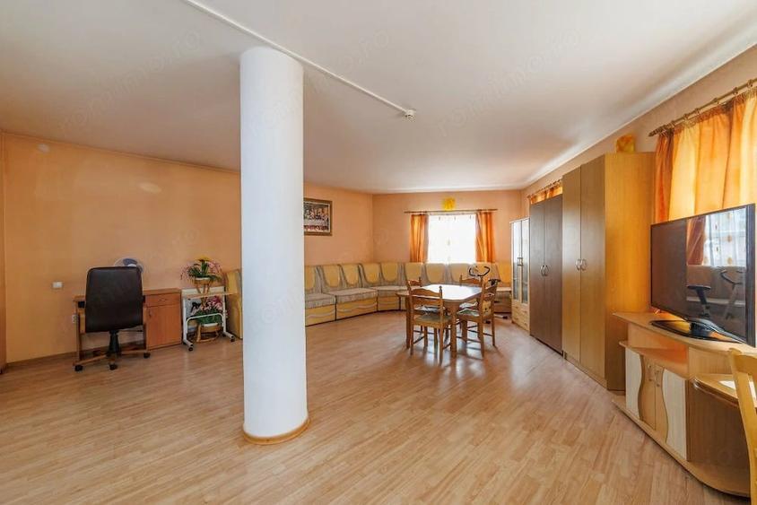 Casă cu 9 camere cu Teren 224 Mp în Găvana