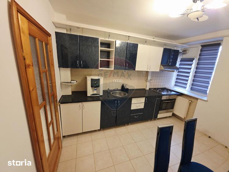 Apartament cu 4 camere în Calea Romanului