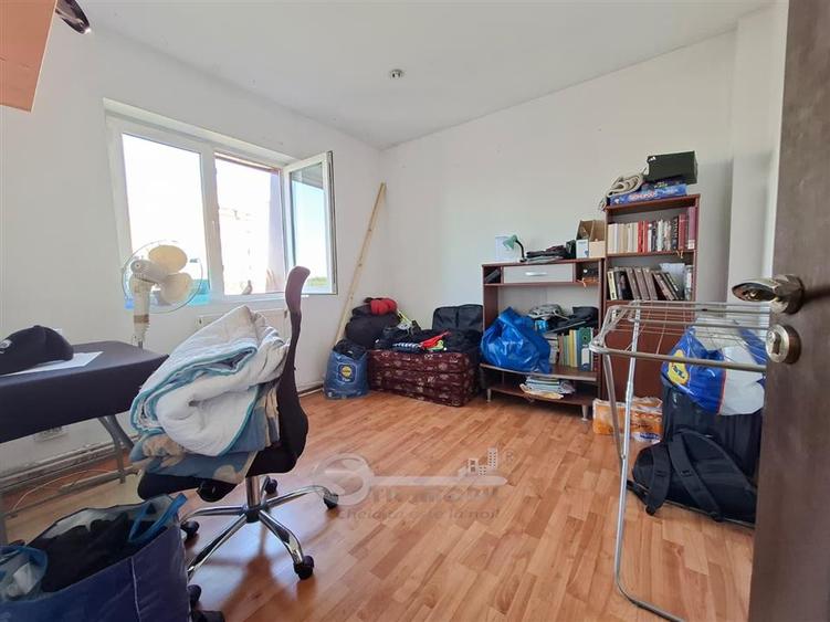 Apartament cu 2 camere decomandat în Nicolina