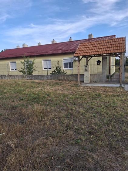 Casa cu 3 apartamente si 5.625mp teren - 1