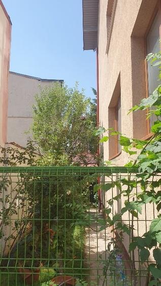 Casă individuală cu 5 camere cu Canalizare în Eroii Revoluției