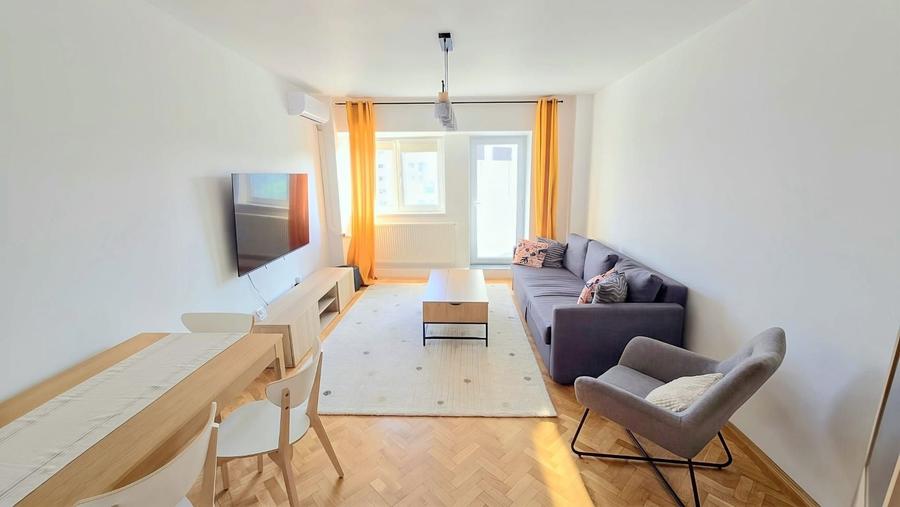Apartament cu 3 camere decomandat, mobilat în Gara