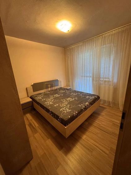 Apartament cu 3 camere decomandat în Cetății