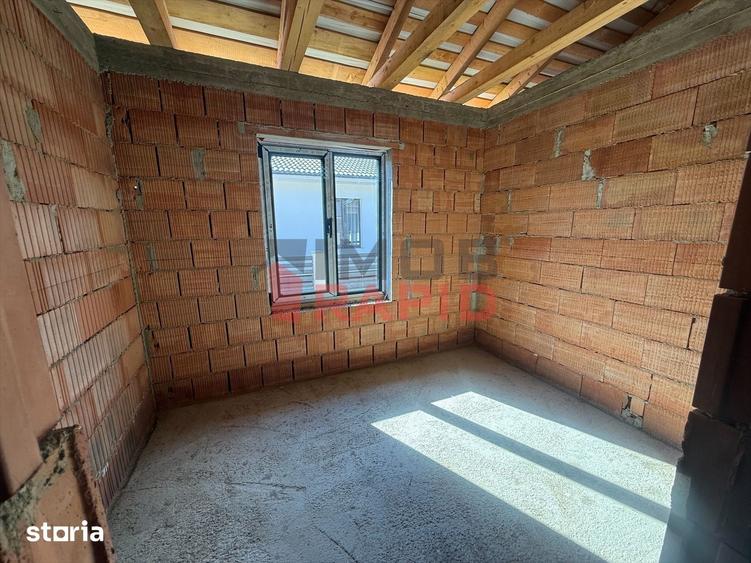 Casă cu 5 camere cu Teren 388 Mp în Unirea