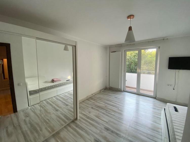 Apartament cu 2 camere decomandat în 7 Noiembrie