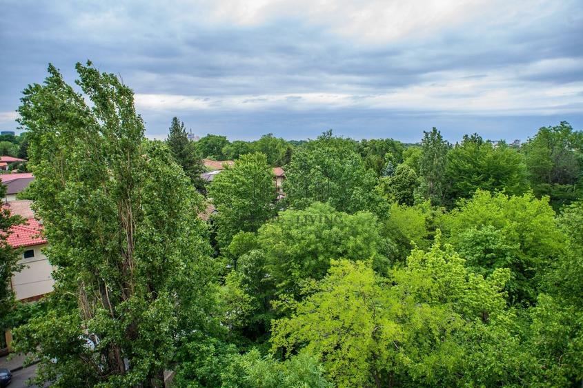 Apartament cu 3 camere semidecomandat, mobilat în Primăverii